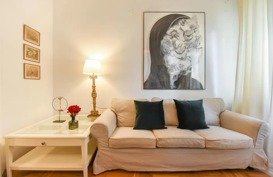 Stay In Style: Central 1Br With Vintage Touches And Balcony-1